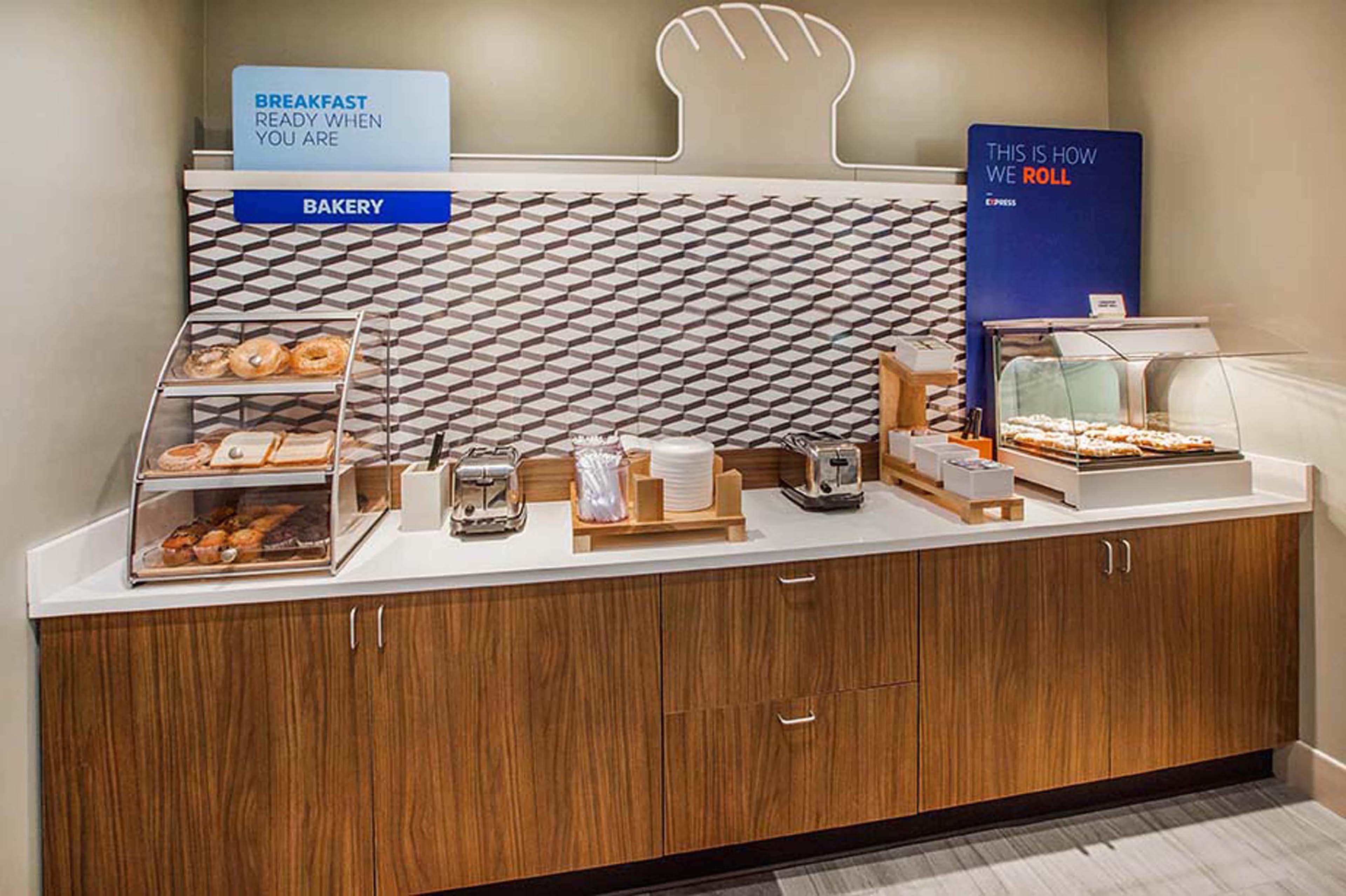 Holiday Inn Express & Suites - Oxford By Ihg Εξωτερικό φωτογραφία