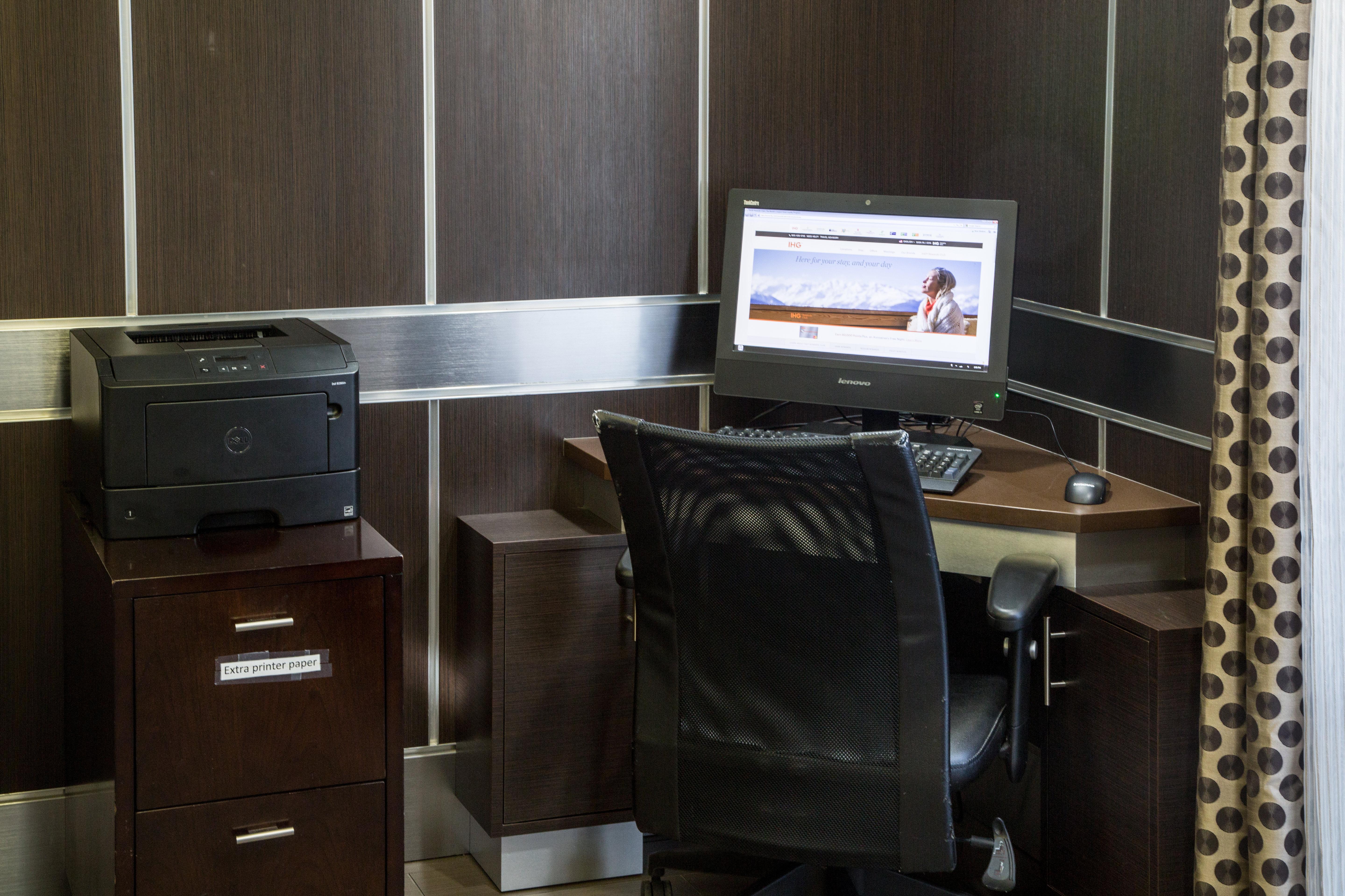 Holiday Inn Express & Suites - Oxford By Ihg Εξωτερικό φωτογραφία