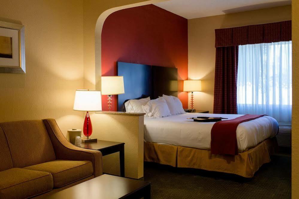 Holiday Inn Express & Suites - Oxford By Ihg Εξωτερικό φωτογραφία